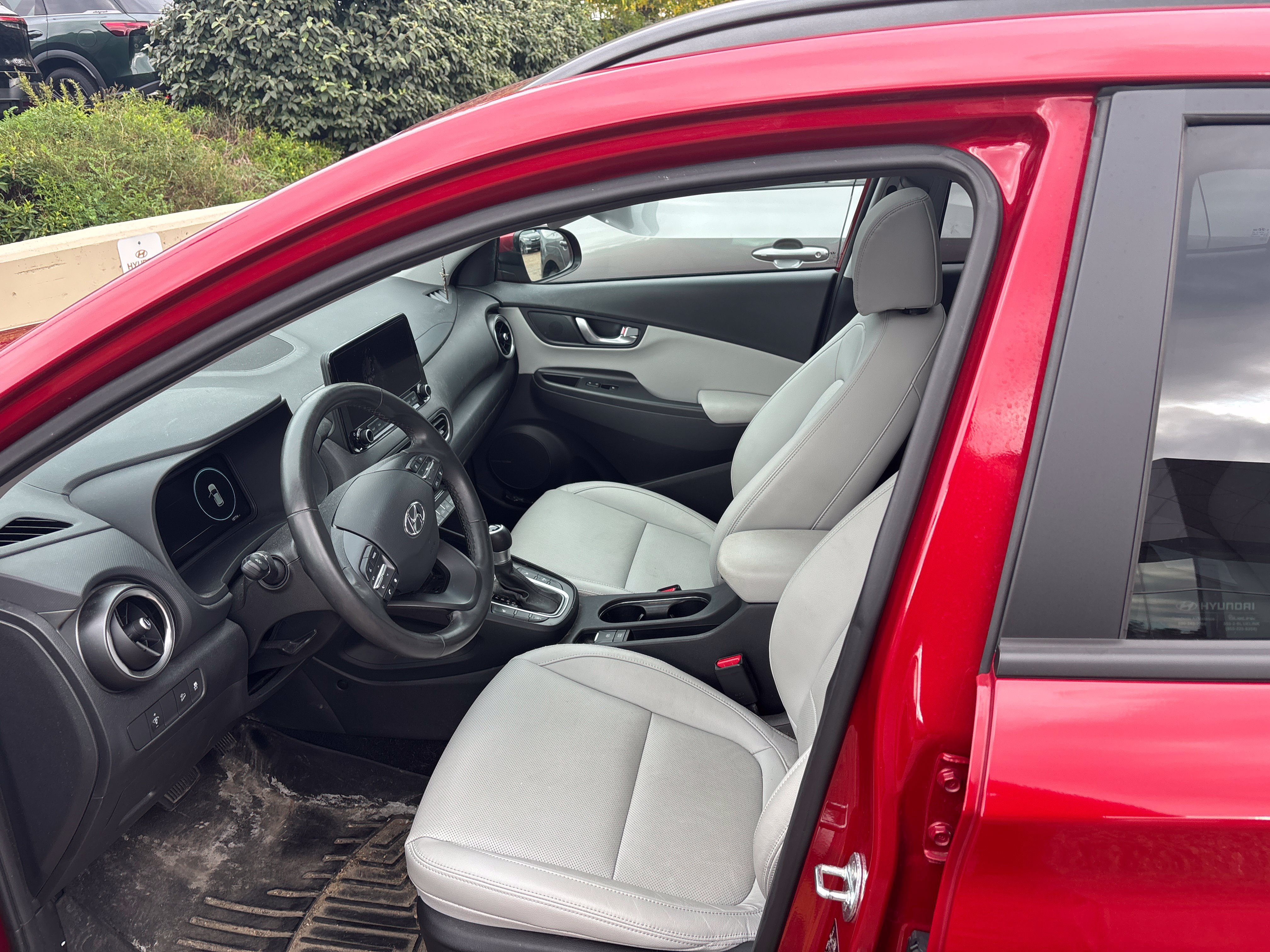 Used 2022 Hyundai Kona Limited w/ Cargo Package AWD/4WD image 10