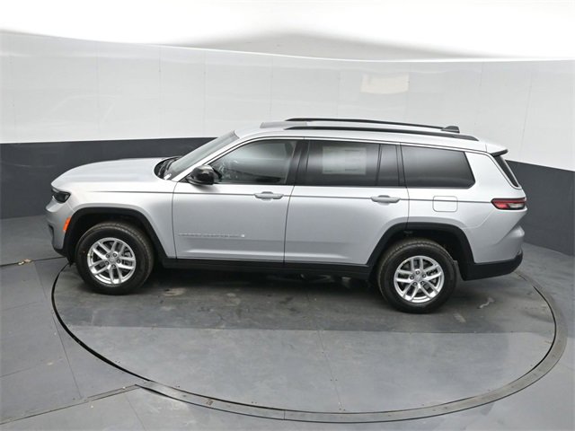 New 2025 Jeep Grand Cherokee L Laredo image 35