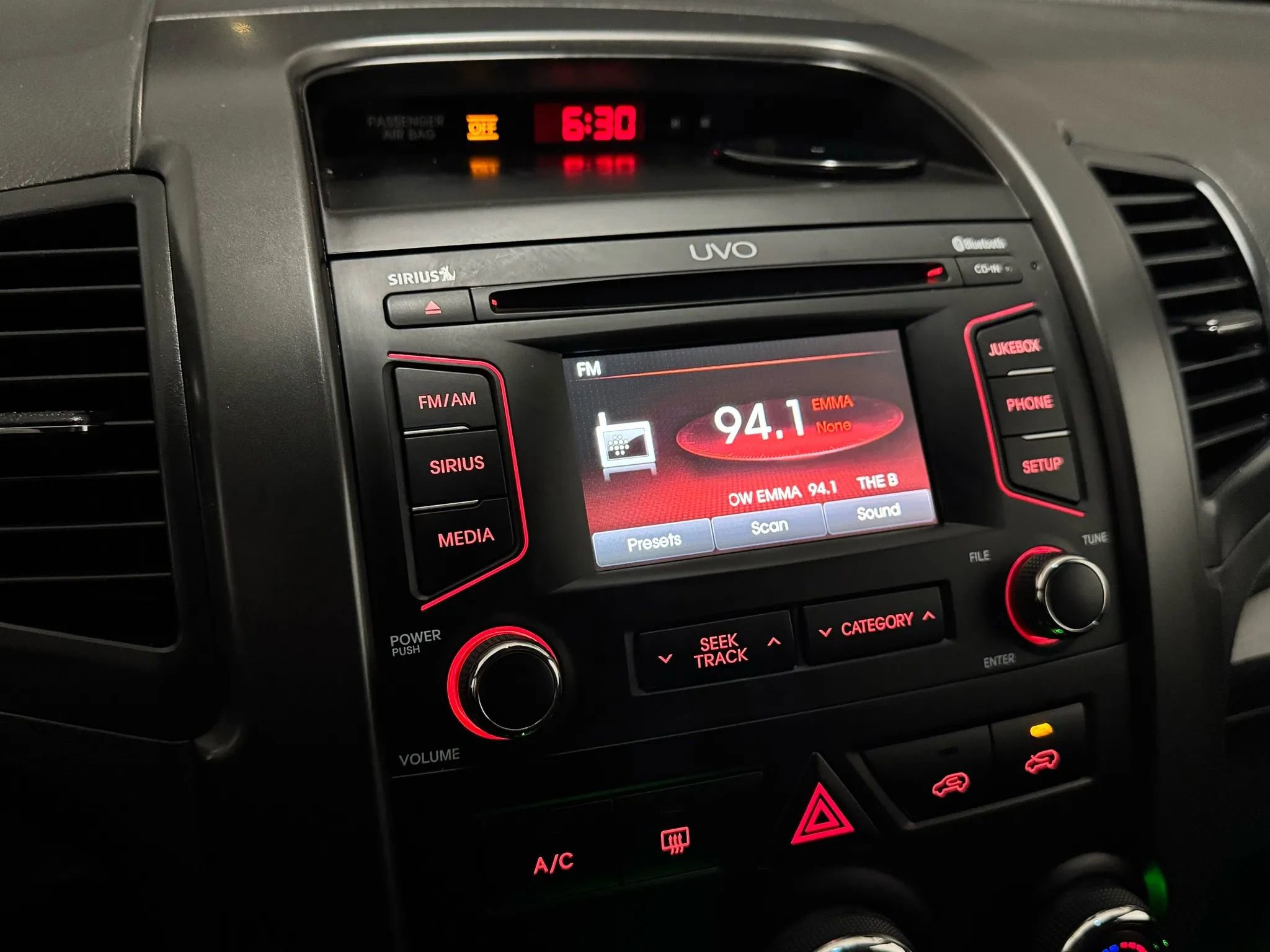 Used 2013 Kia Sorento LX w/ Convenience Pkg image 23