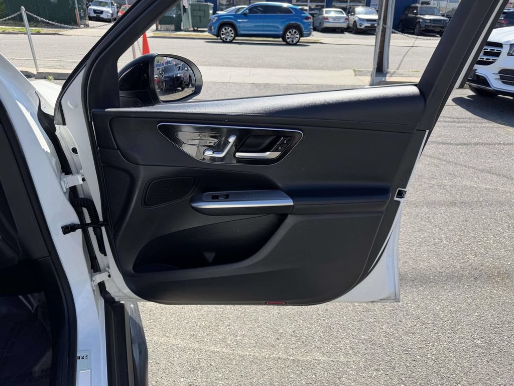 Used 2025 Mercedes-Benz GLC 43 AMG 4MATIC image 15