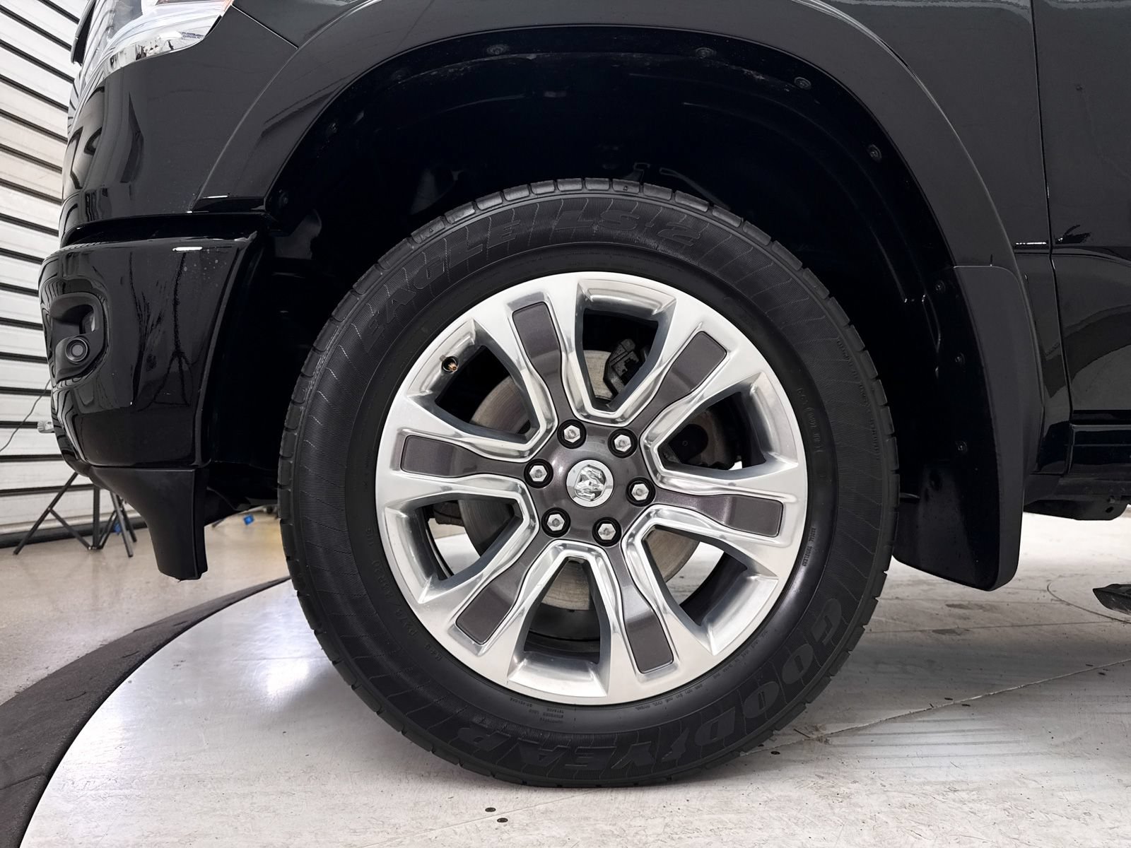 Used 2022 RAM 1500 Limited w/ Body Color Bumper Group AWD/4WD image 14