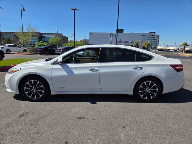 Used 2016 Toyota Avalon XLE Premium image 3