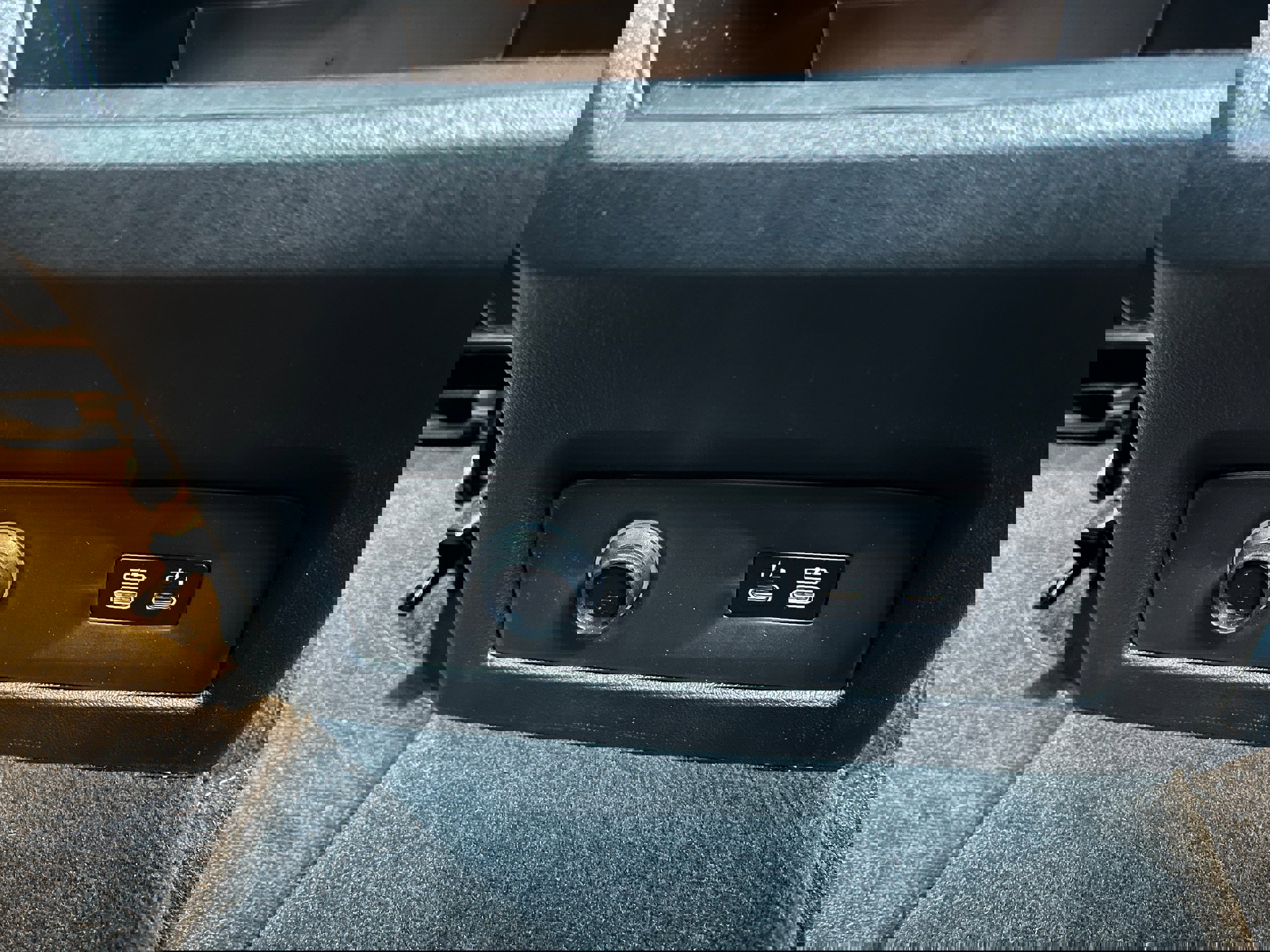 Used 2024 BMW X5 xDrive40i w/ M Sport Package image 13