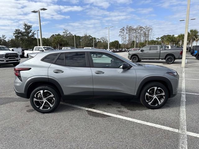 Used 2024 Chevrolet Trax RS w/ Driver Confidence Package image 2