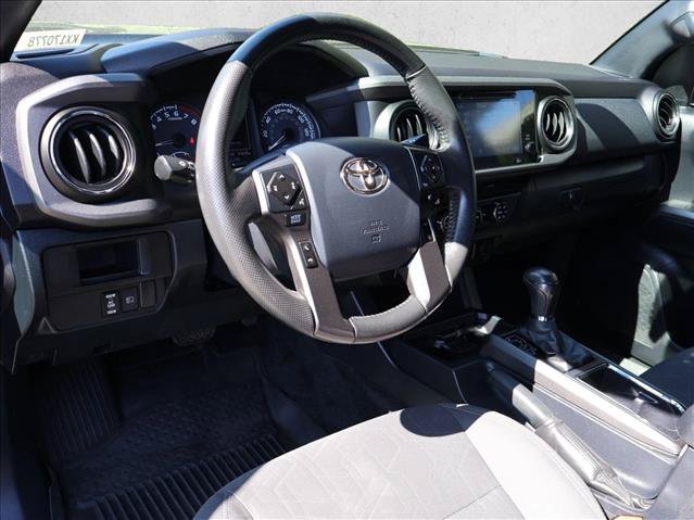 Used 2019 Toyota Tacoma TRD Off-Road w/ Technology Package AWD/4WD image 13