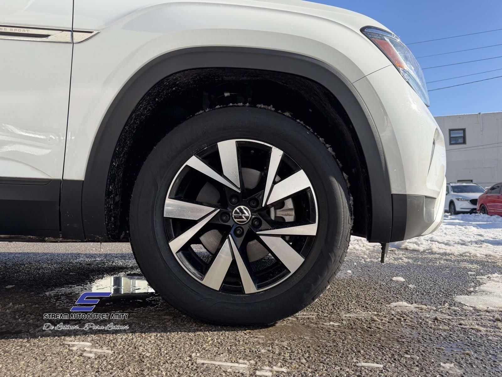 Used 2022 Volkswagen Atlas Cross Sport SE image 12