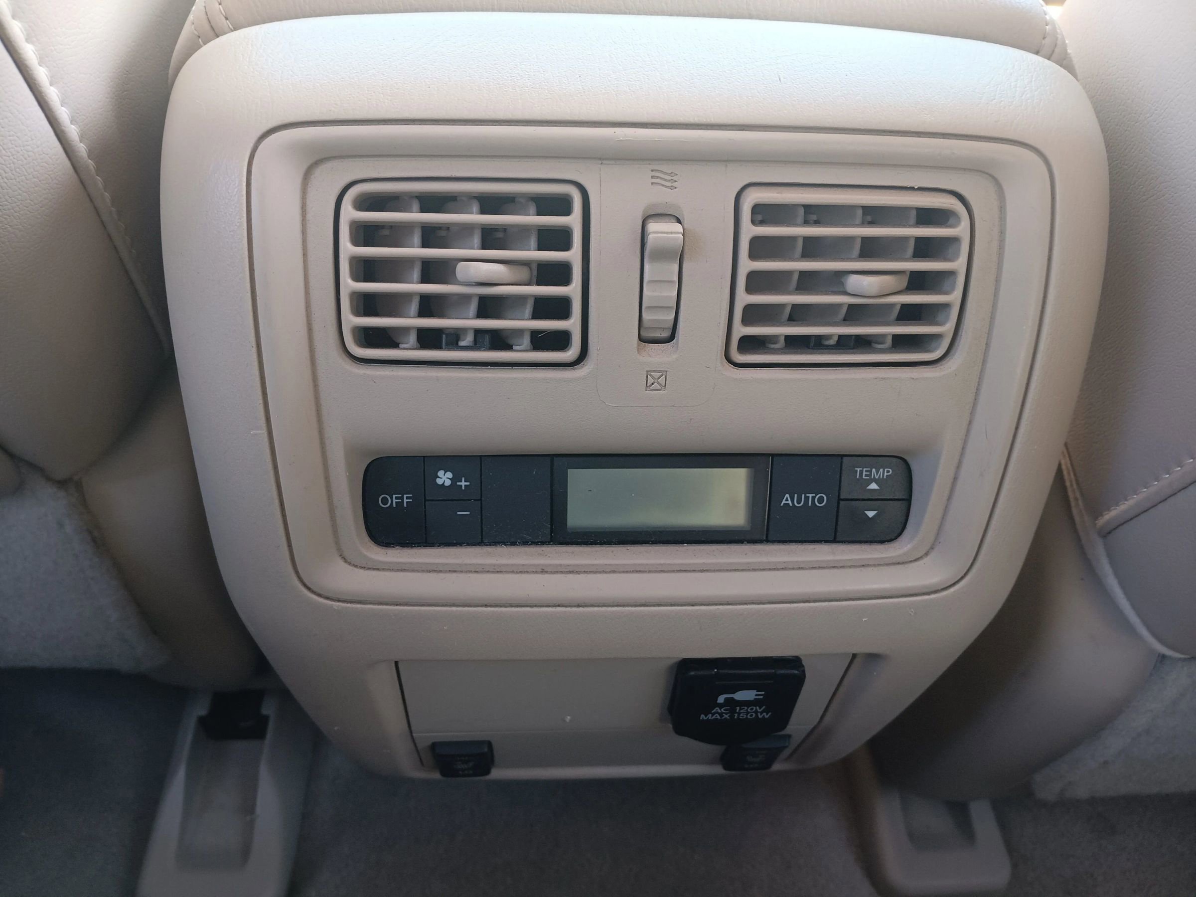 Used 2015 Nissan Pathfinder SL FWD image 23