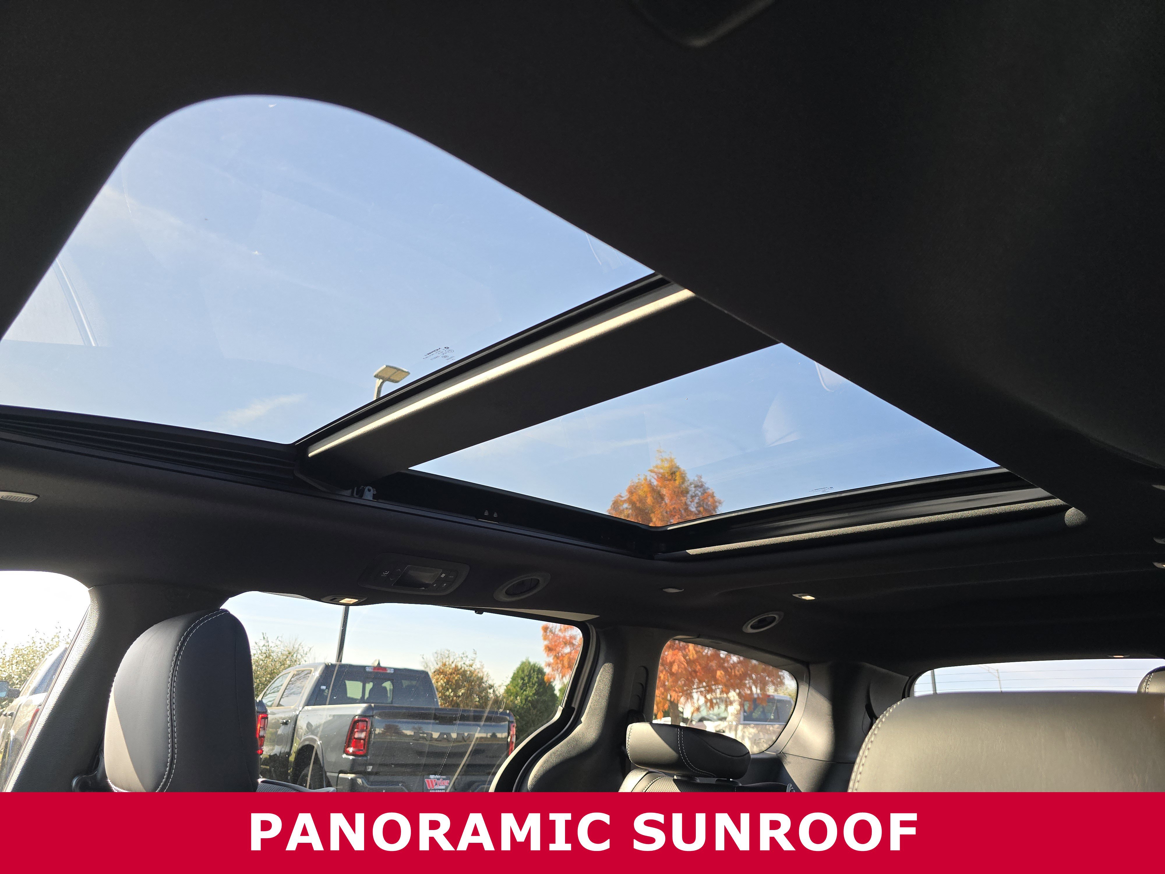 New 2026 Chrysler Pacifica Limited image 2