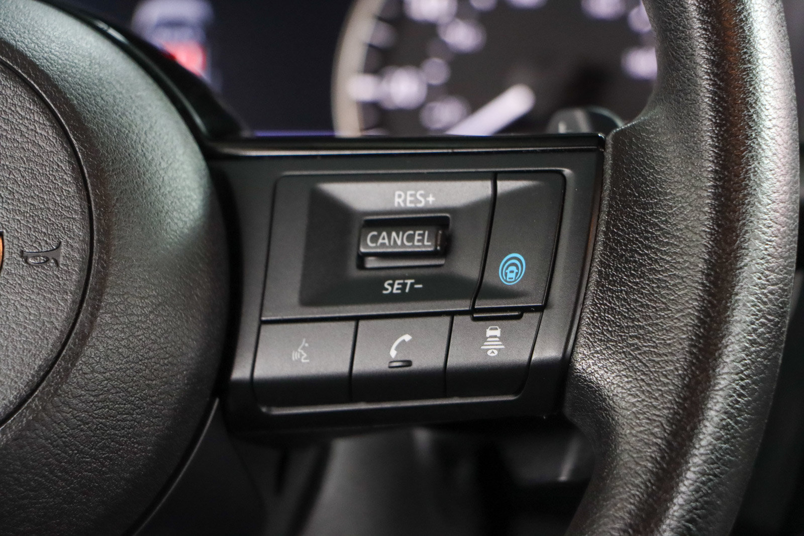 Used 2023 Nissan Rogue SV FWD image 14
