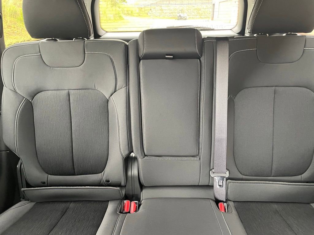 New 2025 Jeep Grand Cherokee Laredo X w/ Luxury Tech Group I image 17