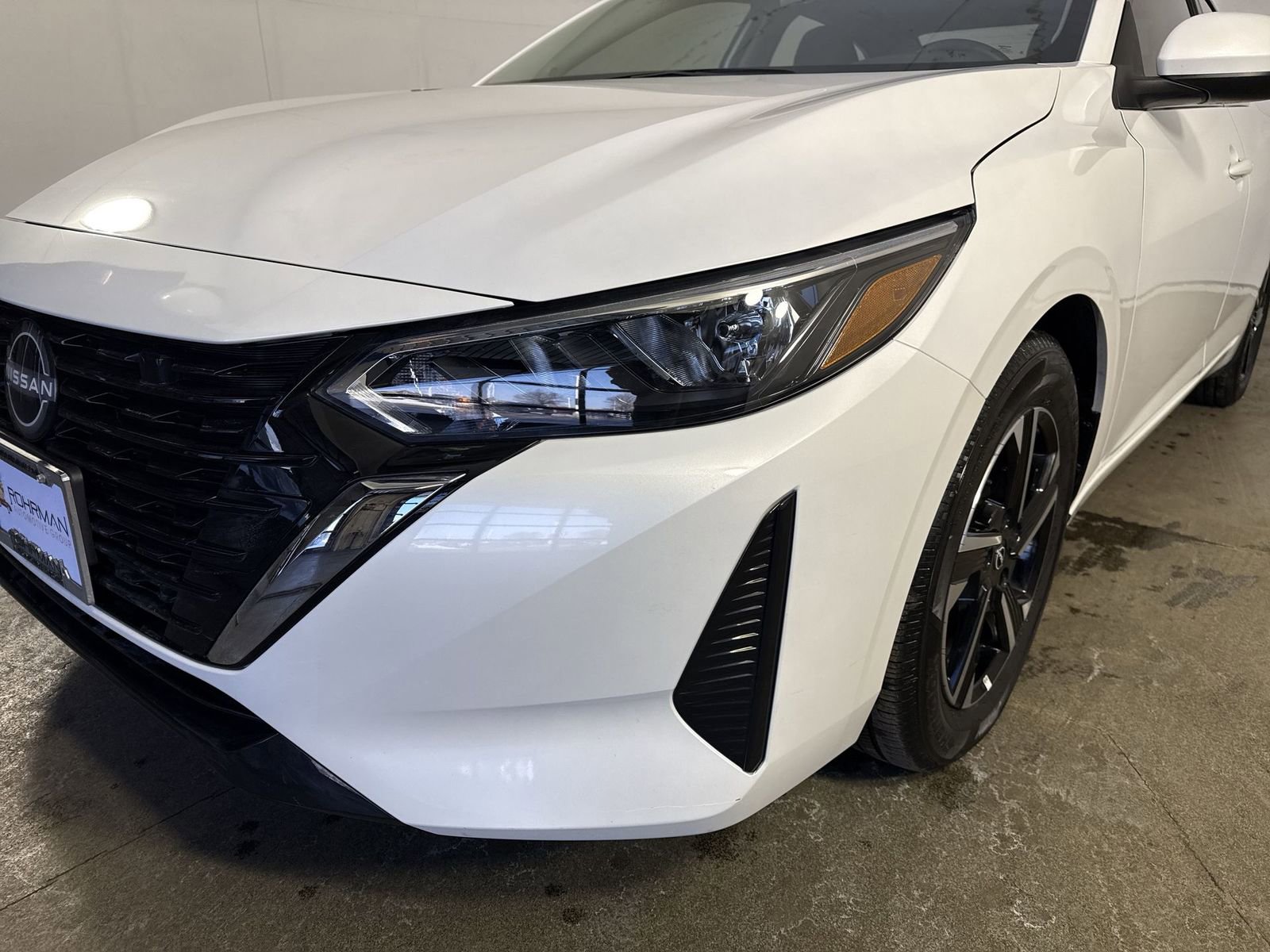 Certified 2025 Nissan Sentra SV image 29