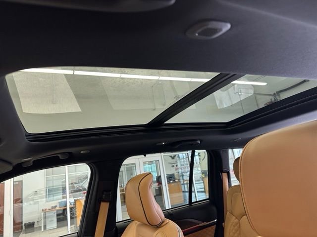 Used 2024 Jeep Grand Cherokee Summit w/ Luxury Tech Group V image 24