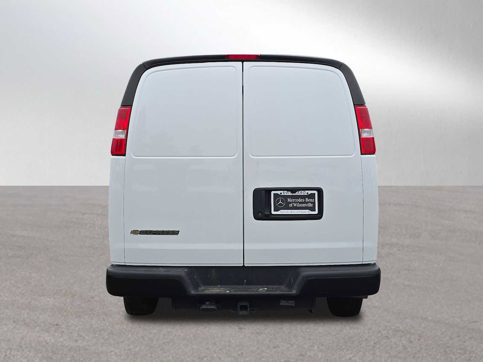 Used 2023 Chevrolet Express 2500 w/ Driver Convenience Package image 4
