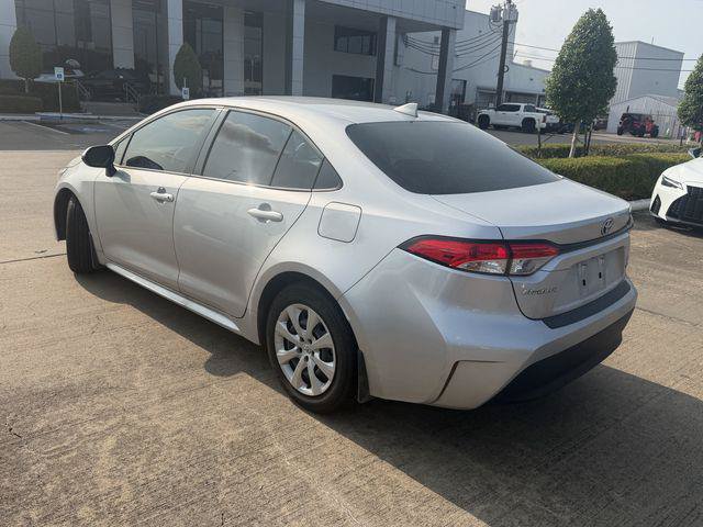 Certified 2025 Toyota Corolla LE FWD image 7