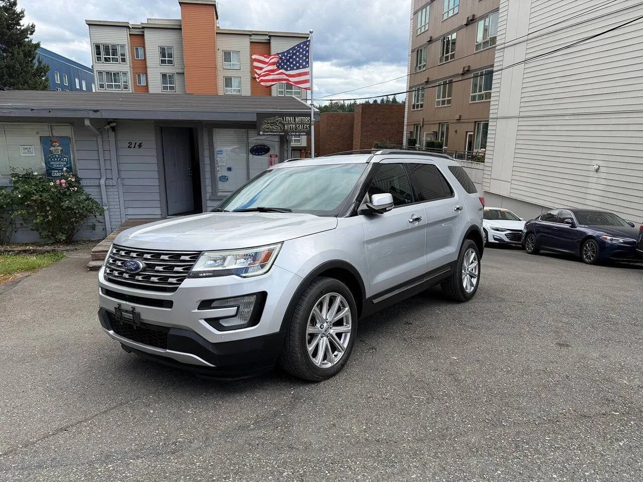 Used 2016 Ford Explorer Limited AWD/4WD image 3