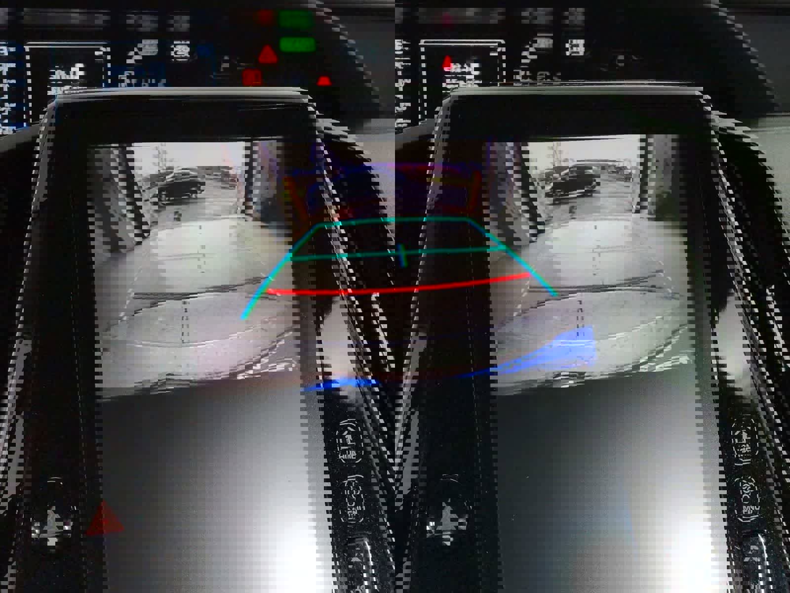 Used 2019 Toyota Prius Prime Premium image 29