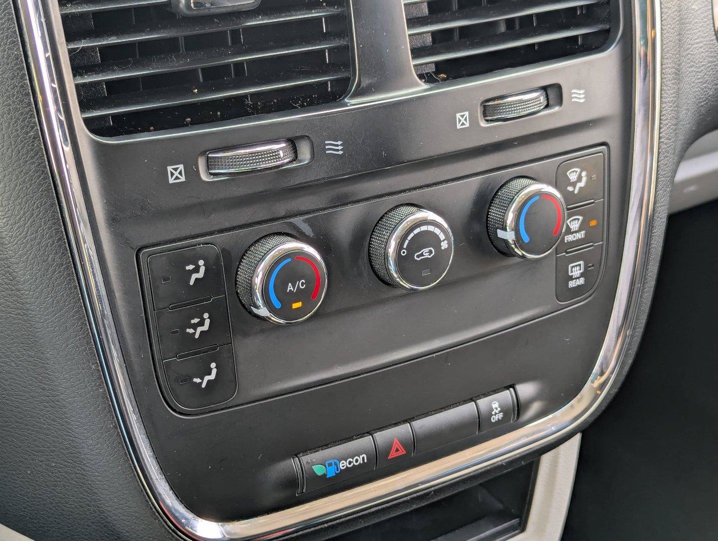 Used 2013 Dodge Grand Caravan American Value Package w/ UConnect Hands-Free Group FWD image 18