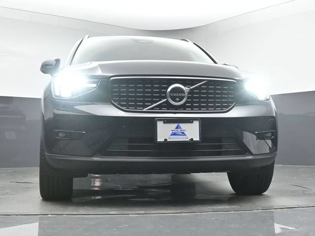 Used 2025 Volvo XC40 B5 Plus AWD/4WD image 36