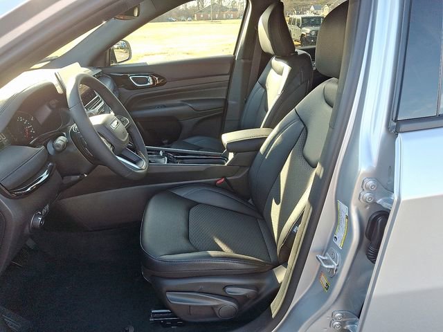 New 2026 Jeep Compass Latitude image 10