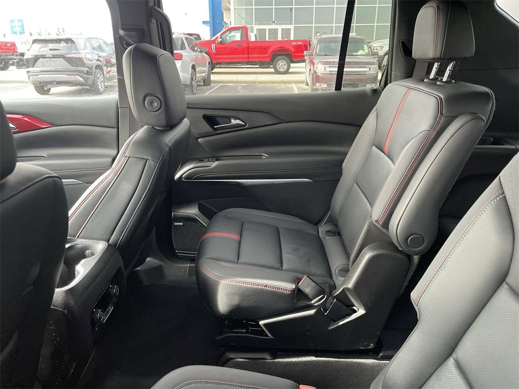 Used 2024 Chevrolet Traverse RS w/ LPO, Floor Liner Package image 5
