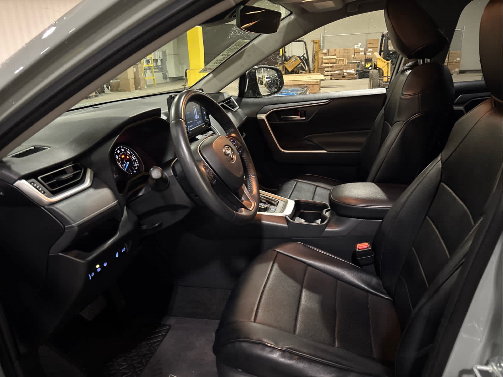 Certified 2021 Toyota RAV4 XLE w/ Convenience Package AWD/4WD image 9