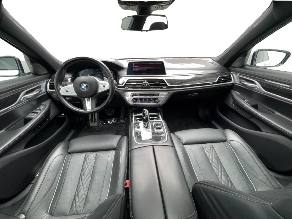 Used 2022 BMW 740i w/ Luxury Rear Seating Package RWD image 41