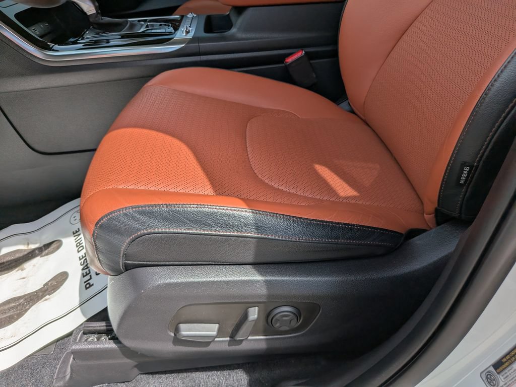 Certified 2024 Kia Carnival SX Prestige FWD image 22