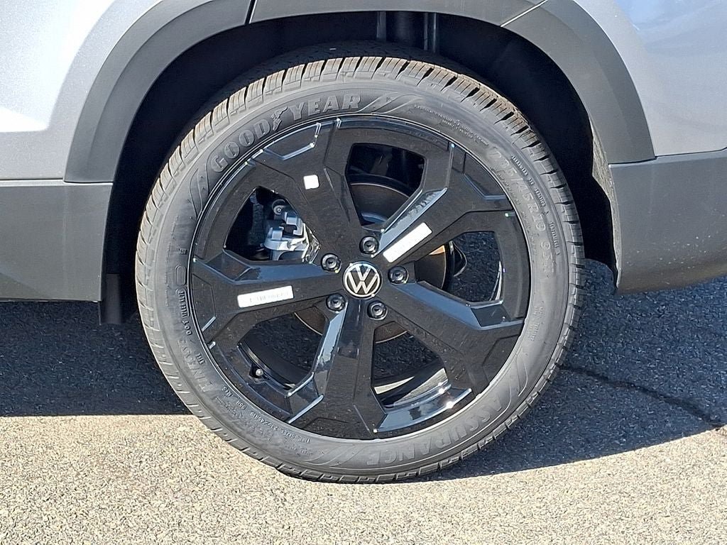 New 2026 Volkswagen Taos SEL AWD/4WD image 5