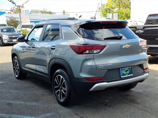 Used 2025 Chevrolet TrailBlazer LT w/ LT Cold Weather Package image 4