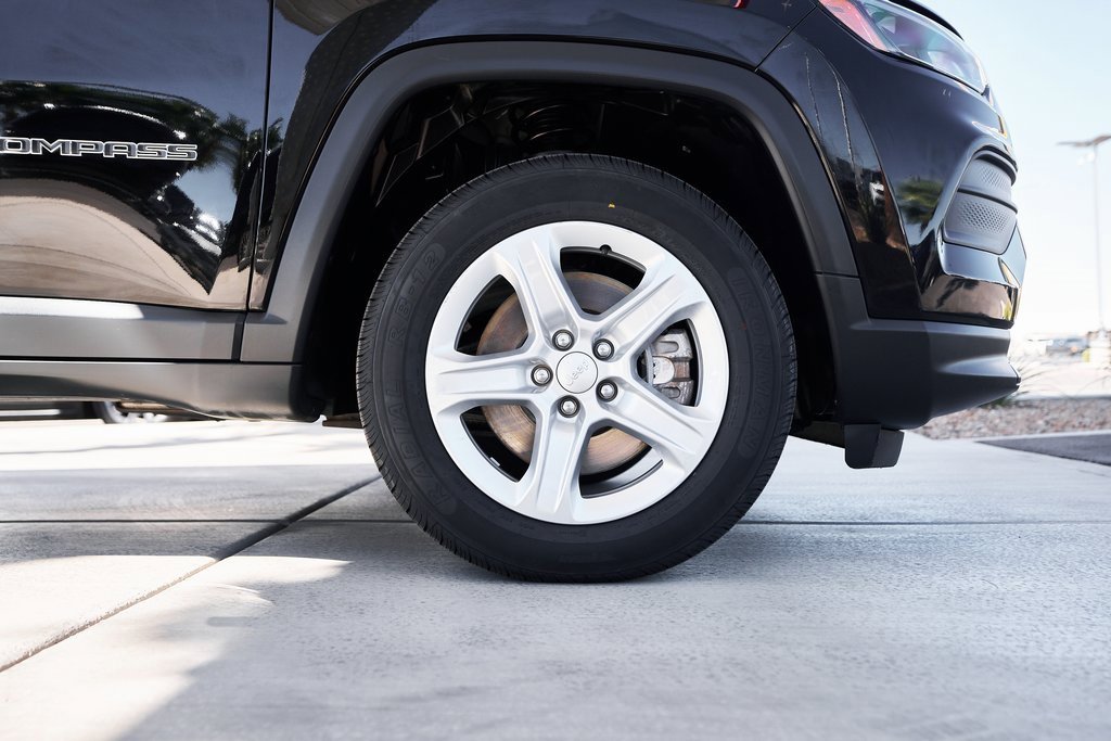 Used 2023 Jeep Compass Sport image 10