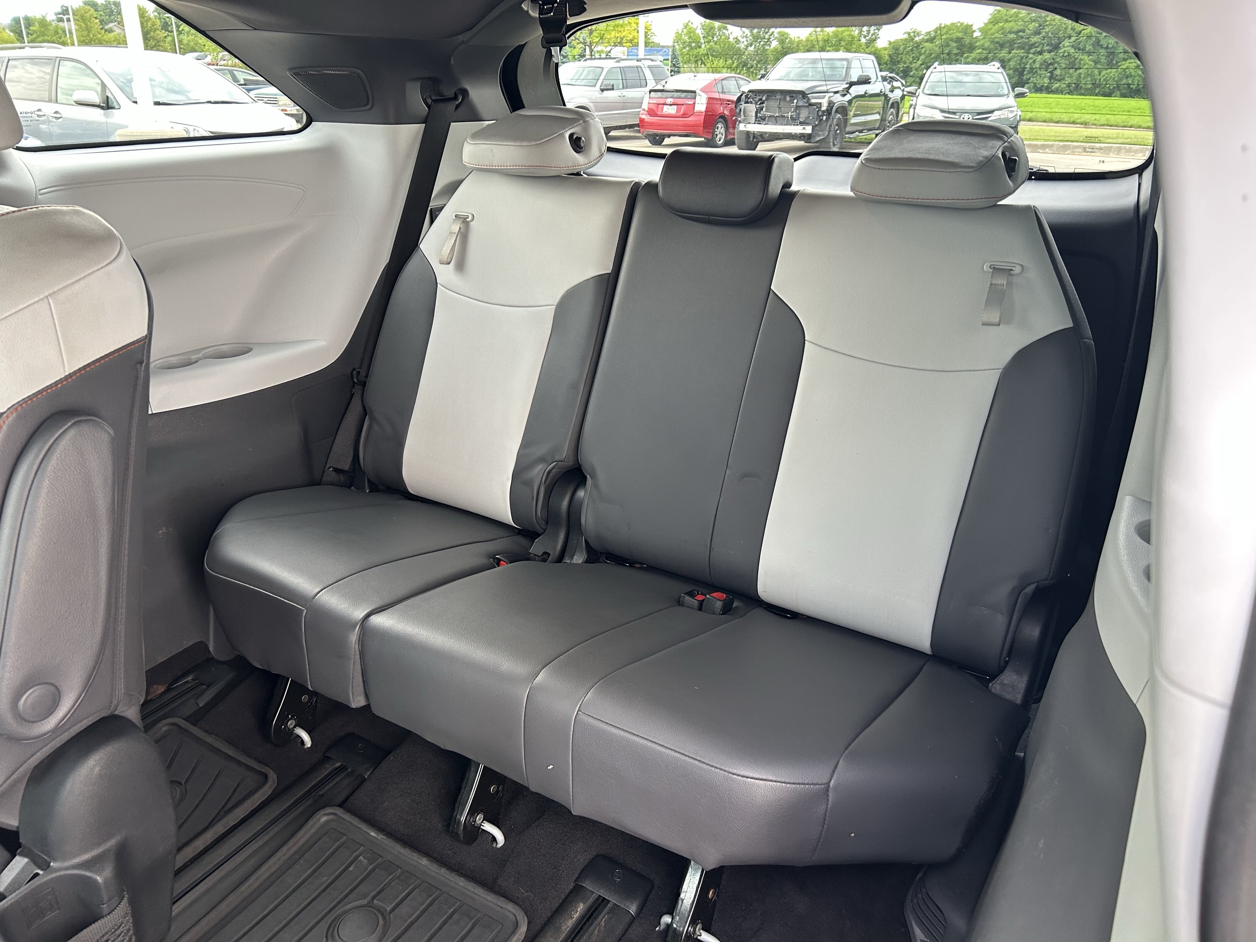 Used 2022 Toyota Sienna XSE w/ XSE Plus Package AWD/4WD image 24