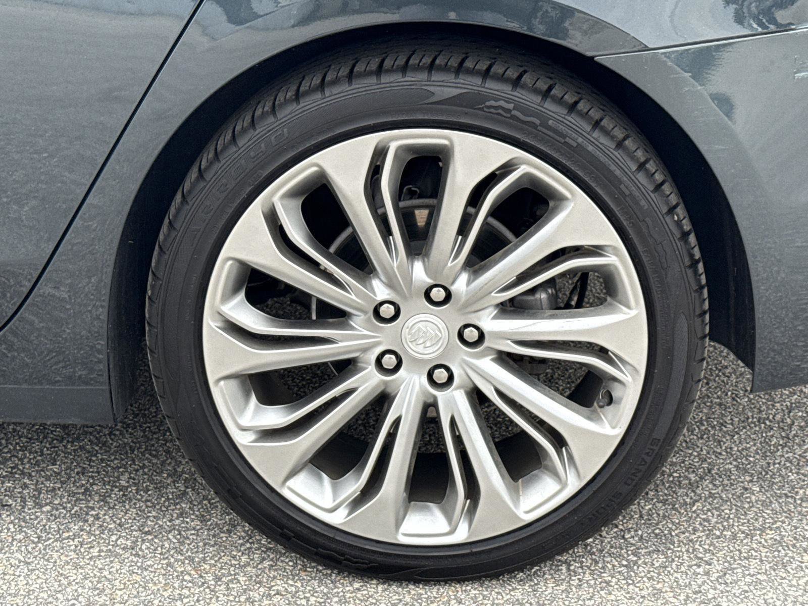 Used 2018 Buick LaCrosse Essence w/ Dynamic Drive Package image 8