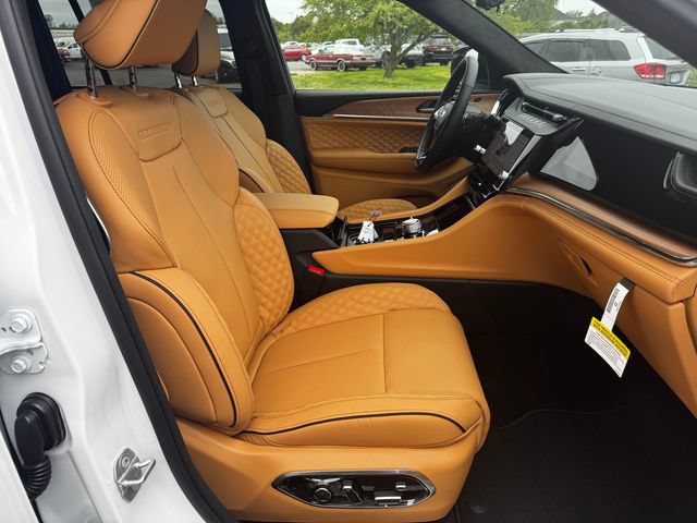 New 2026 Jeep Grand Cherokee Summit AWD/4WD image 14