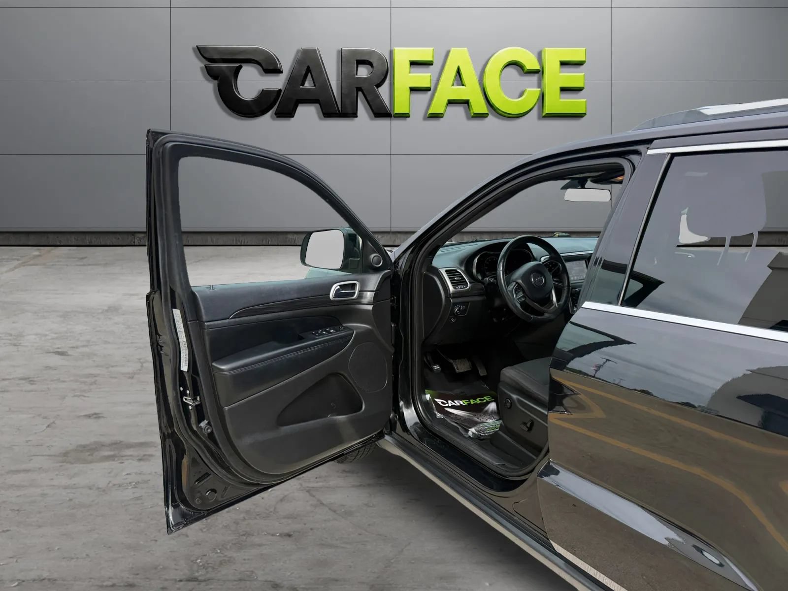 Used 2019 Jeep Grand Cherokee Laredo AWD/4WD image 14