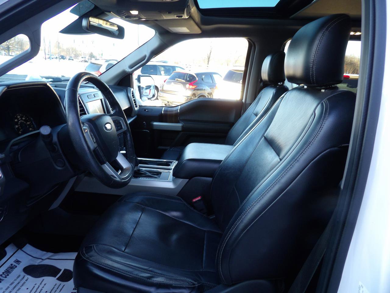 Used 2016 Ford F150 Lariat w/ Equipment Group 502A Luxury AWD/4WD image 9