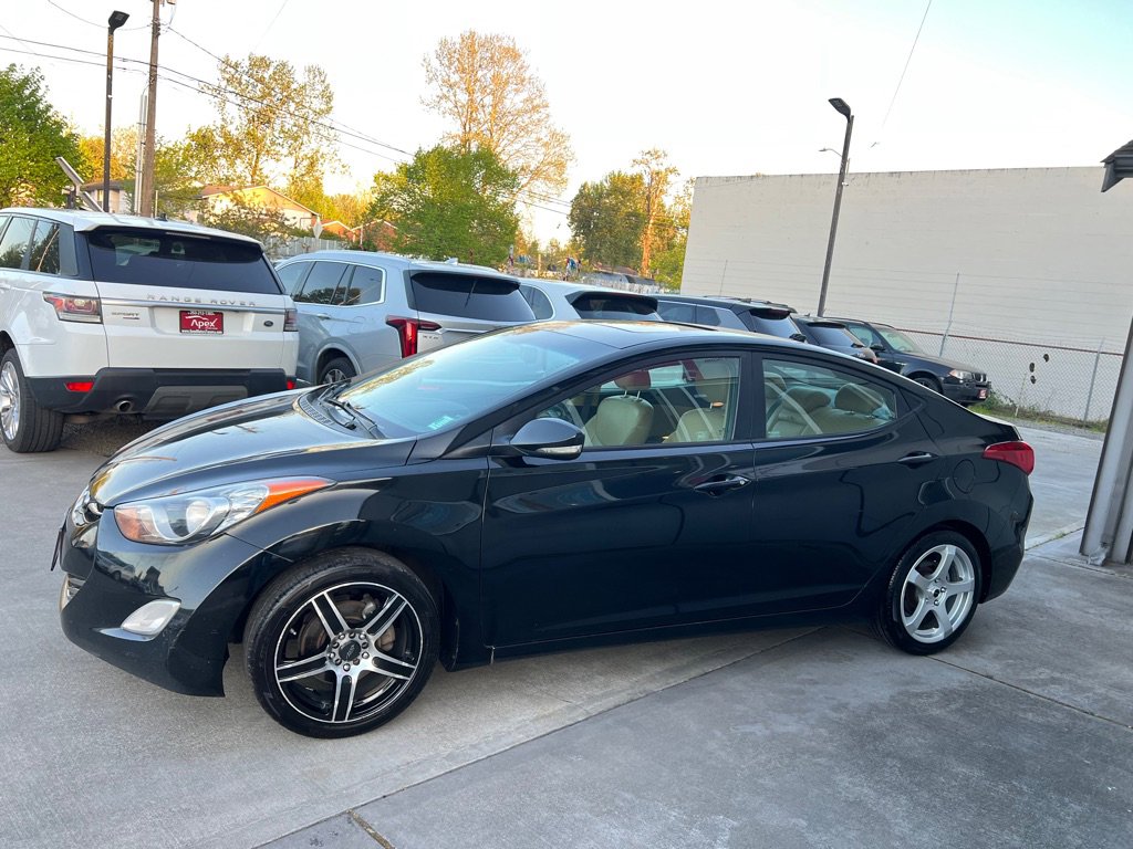 Used 2011 Hyundai Elantra Limited FWD image 4