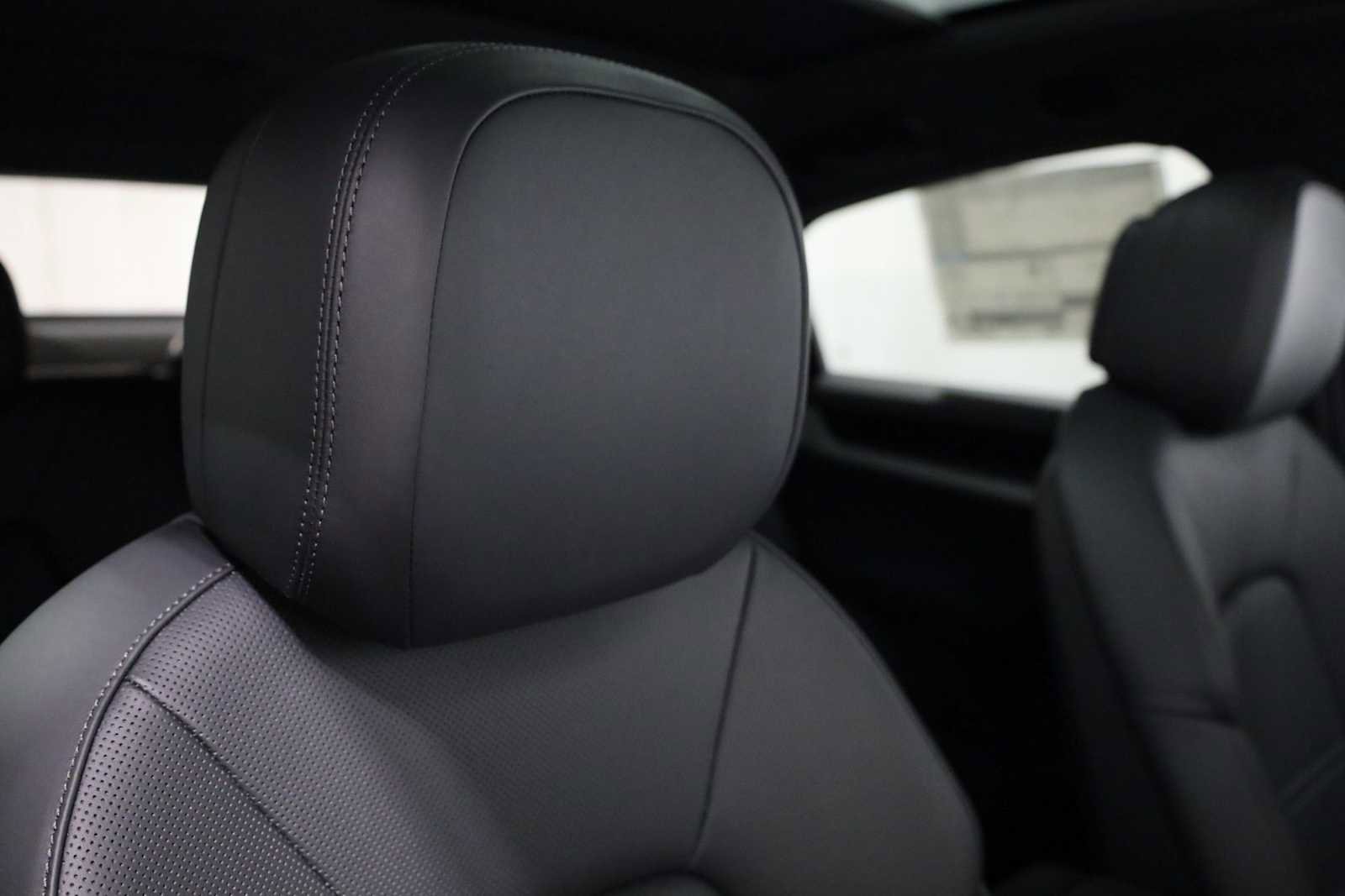 New 2025 Porsche Cayenne Coupe image 22