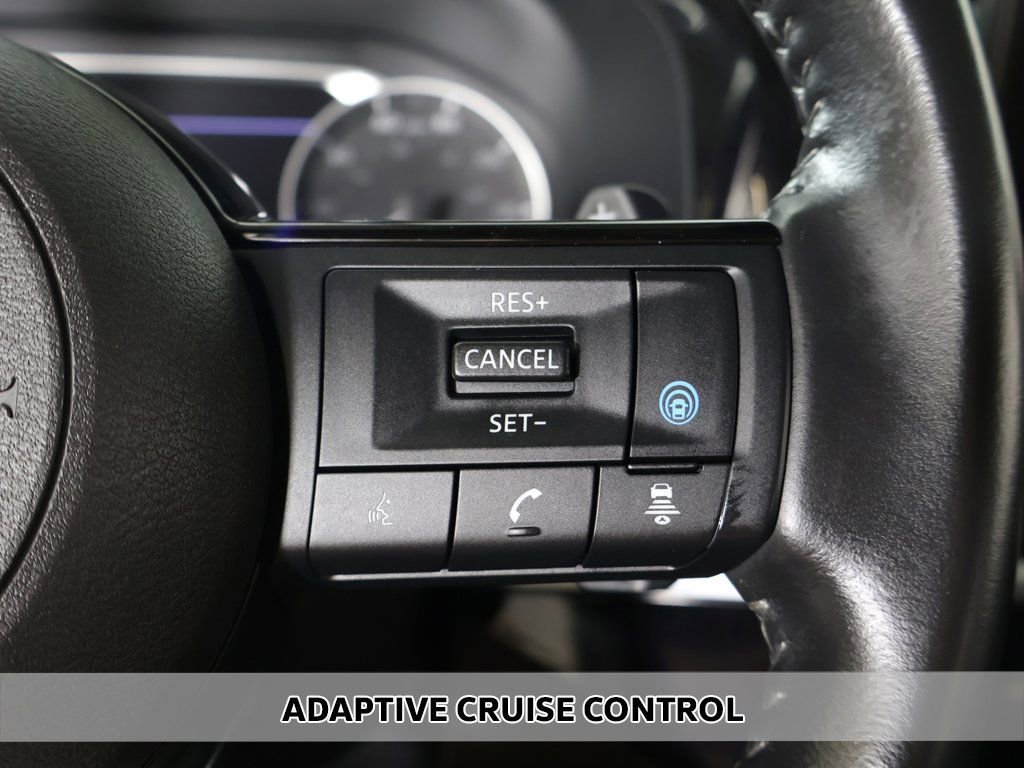 Used 2023 Nissan Pathfinder SV image 3