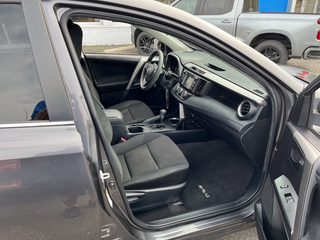 Used 2016 Toyota RAV4 LE image 32