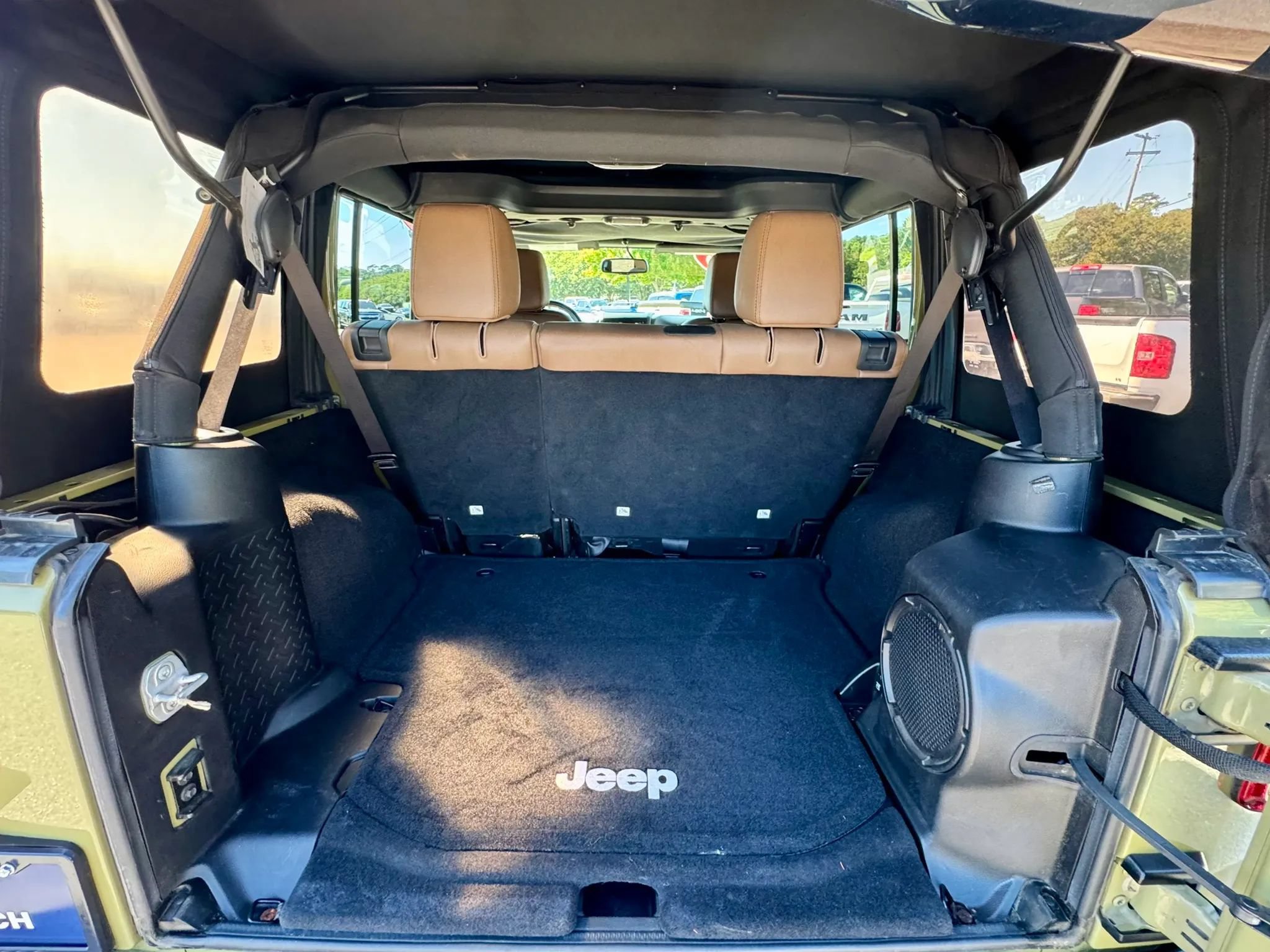 Used 2013 Jeep Wrangler Unlimited Rubicon w/ Dual Top Group AWD/4WD image 18