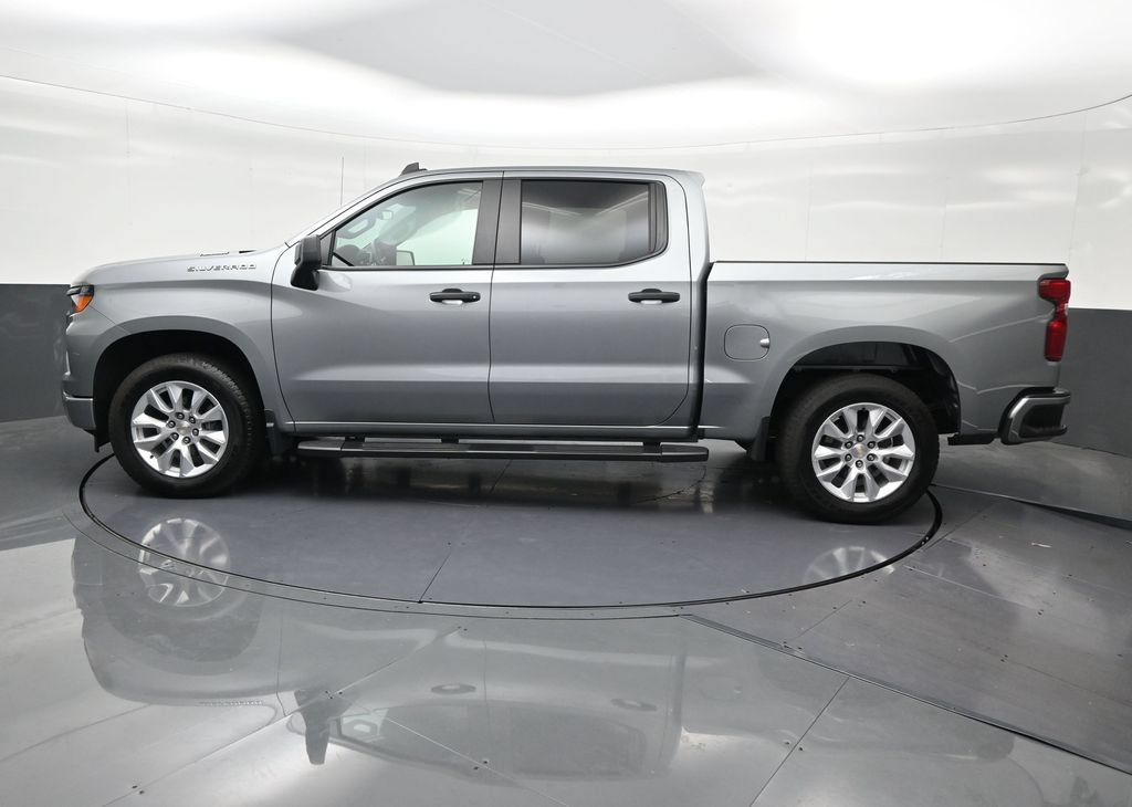 Used 2026 Chevrolet Silverado 1500 Custom RWD image 2