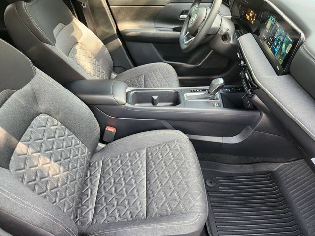 Used 2026 Nissan Kicks SV FWD image 12