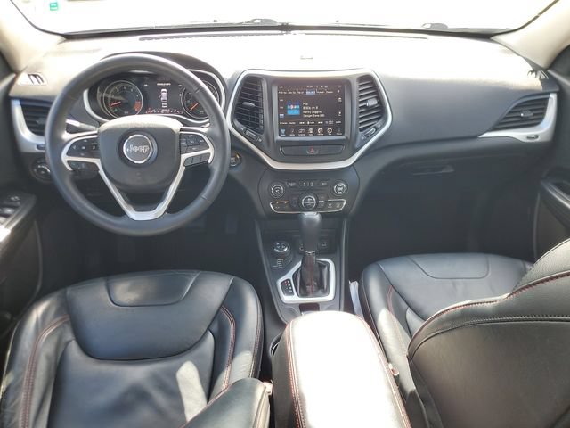 Used 2015 Jeep Cherokee Trailhawk w/ Comfort/Convenience Group AWD/4WD image 12