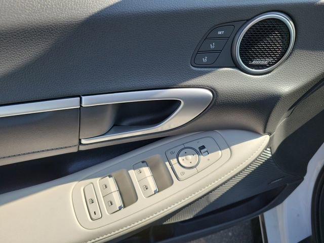 New 2025 Hyundai Sonata Limited image 17