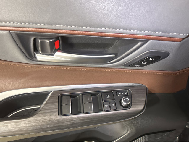 Used 2021 Toyota Venza XLE w/ Softex Package image 33