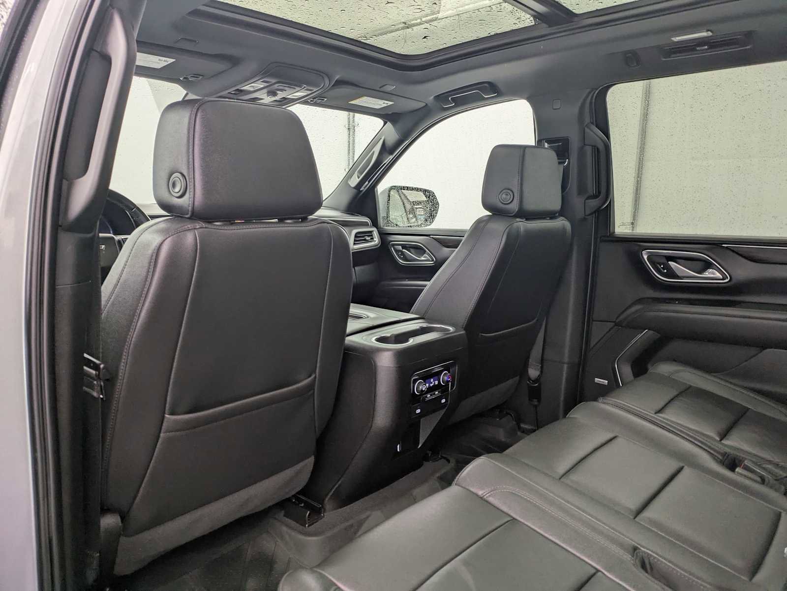 Used 2024 Chevrolet Suburban Z71 AWD/4WD image 18