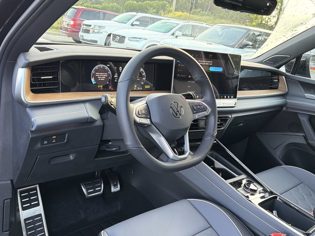 New 2026 Volkswagen Tiguan SEL R-Line AWD/4WD image 10