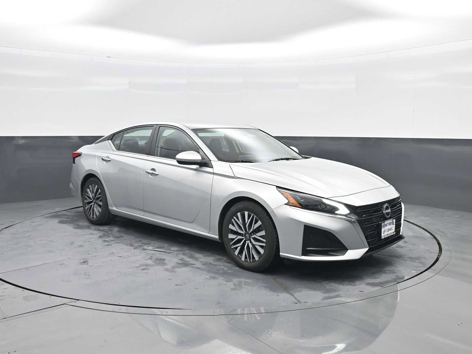 Used 2023 Nissan Altima 2.5 SV