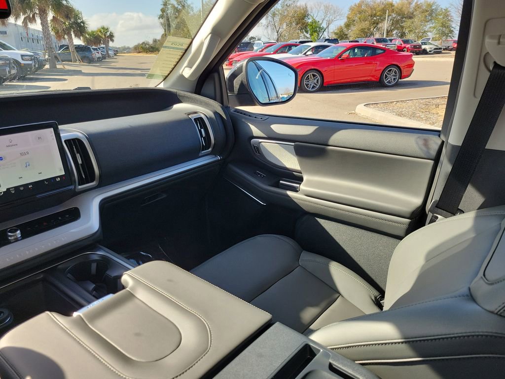 New 2026 Ford Expedition Active image 14