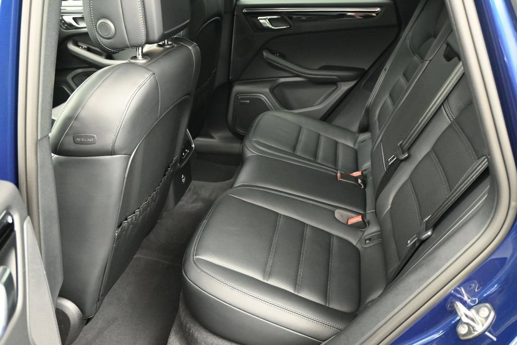 Used 2025 Porsche Macan AWD/4WD image 7